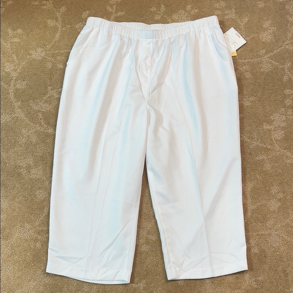 NWT Kim Rogers White Pull On Capris Pants. Sz 18